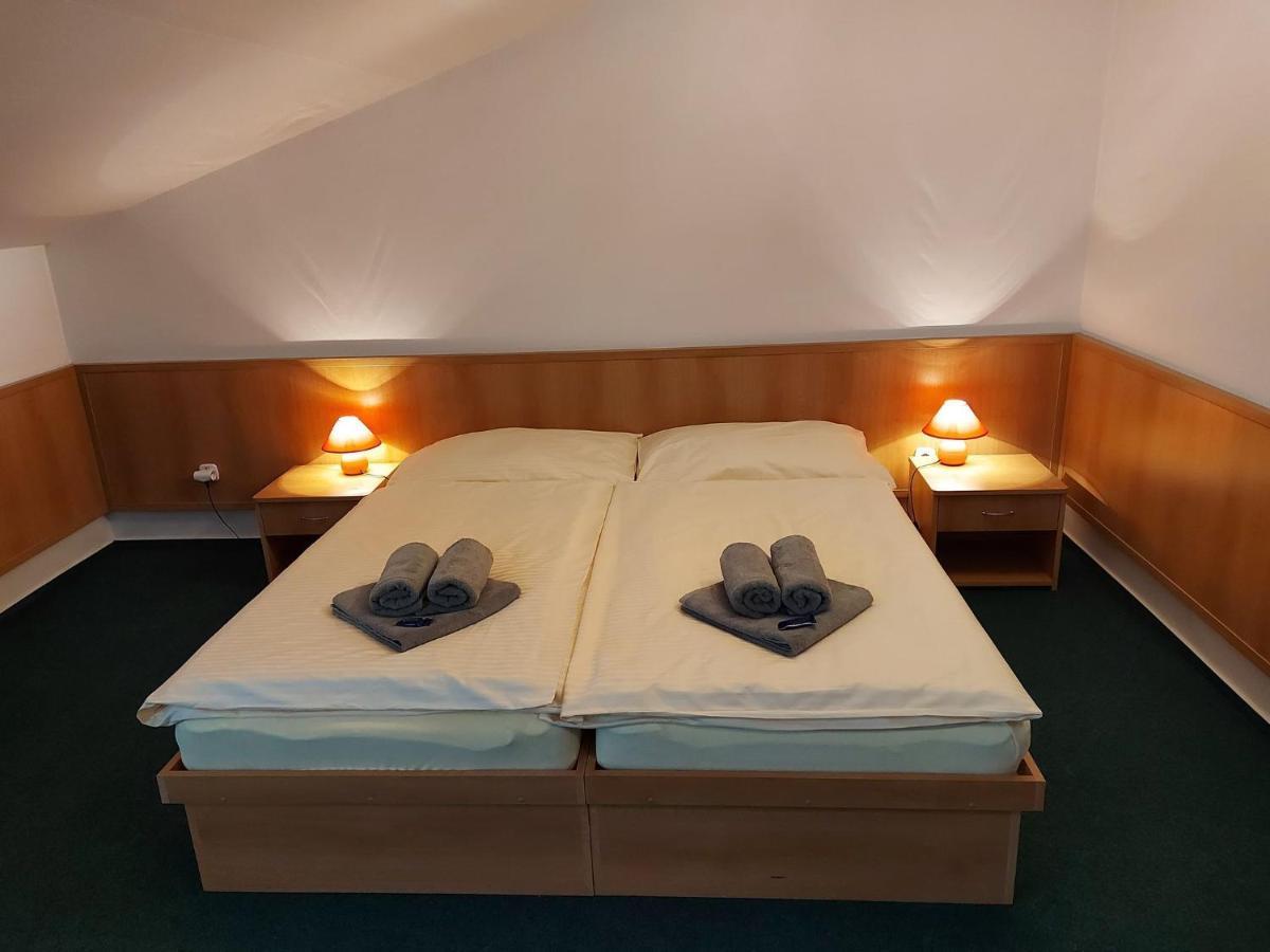 Hotel Kras Rožňava Zewnętrze zdjęcie