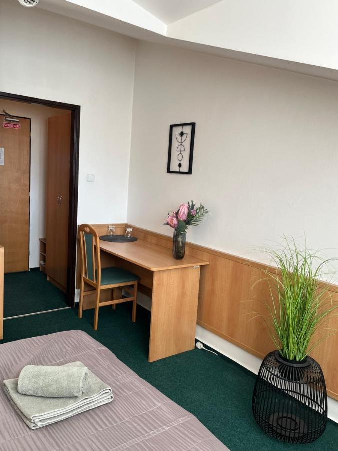 Hotel Kras Rožňava Zewnętrze zdjęcie