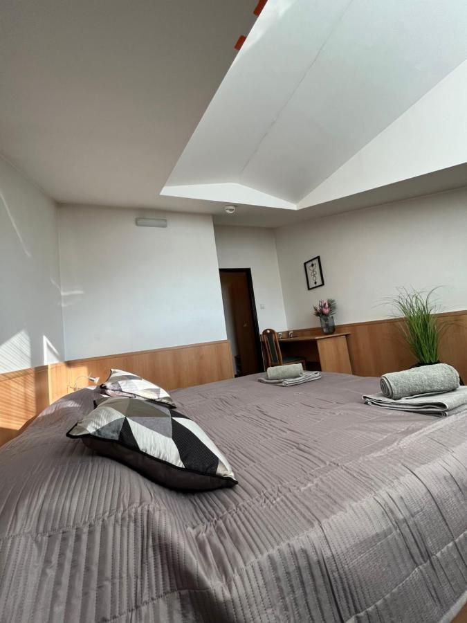 Hotel Kras Rožňava Zewnętrze zdjęcie