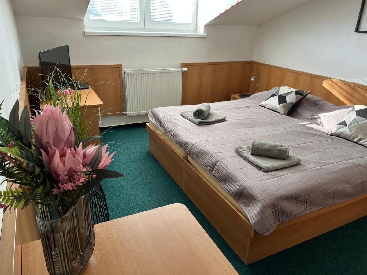 Hotel Kras Rožňava Zewnętrze zdjęcie