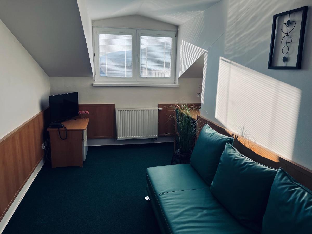 Hotel Kras Rožňava Zewnętrze zdjęcie