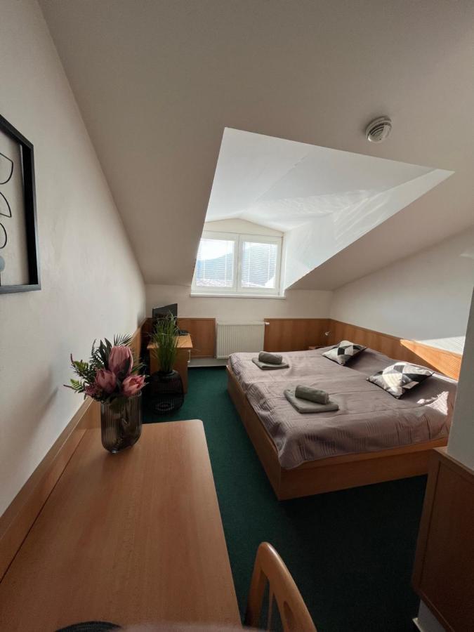 Hotel Kras Rožňava Zewnętrze zdjęcie