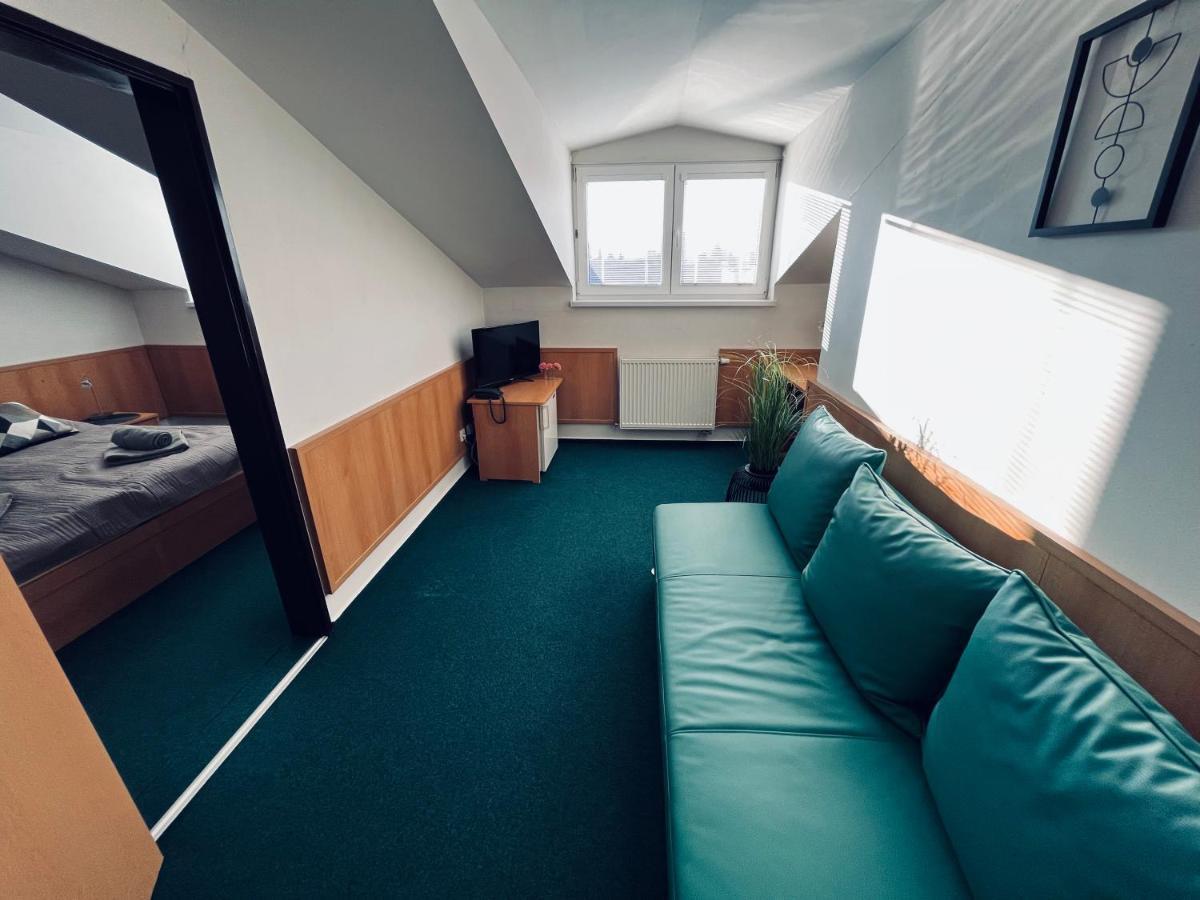 Hotel Kras Rožňava Zewnętrze zdjęcie