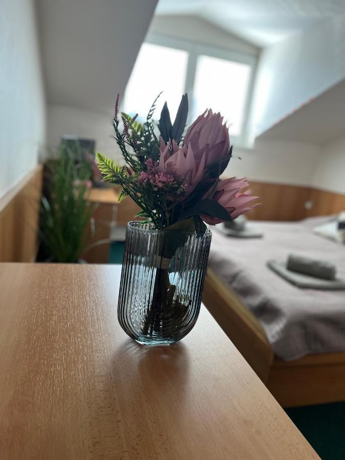 Hotel Kras Rožňava Zewnętrze zdjęcie