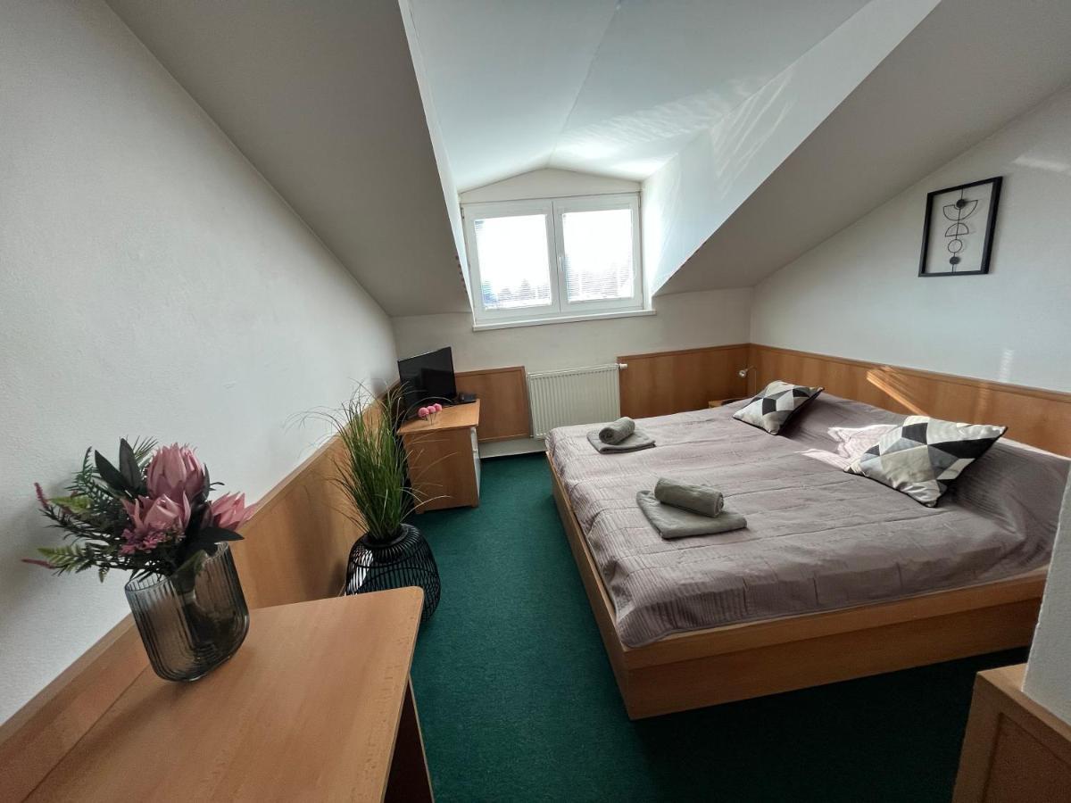 Hotel Kras Rožňava Zewnętrze zdjęcie