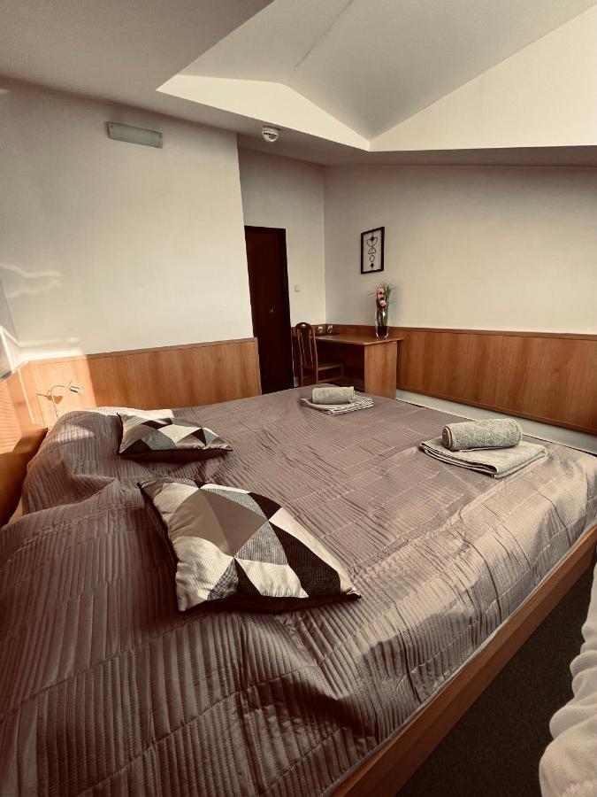 Hotel Kras Rožňava Zewnętrze zdjęcie