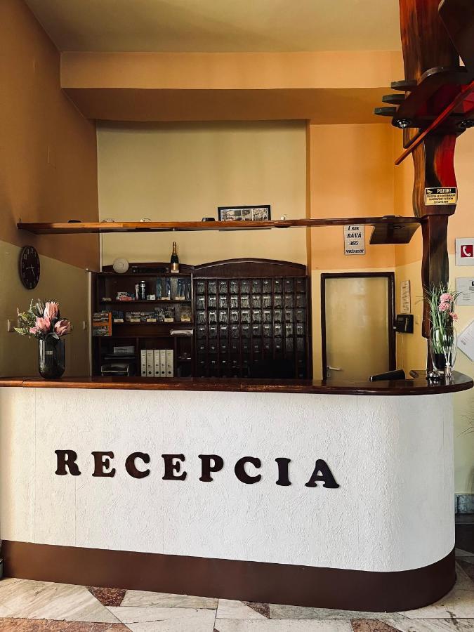 Hotel Kras Rožňava Zewnętrze zdjęcie