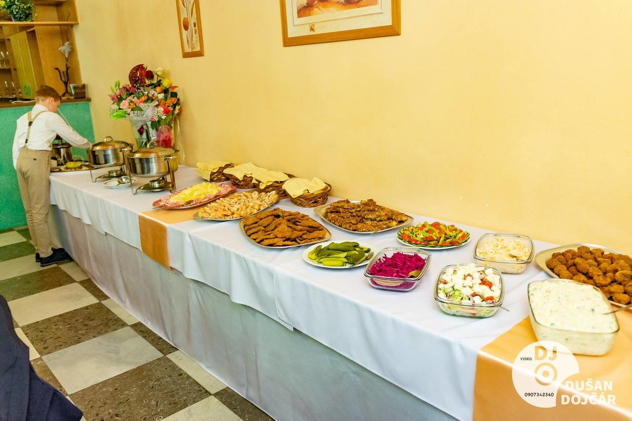Hotel Kras Rožňava Zewnętrze zdjęcie