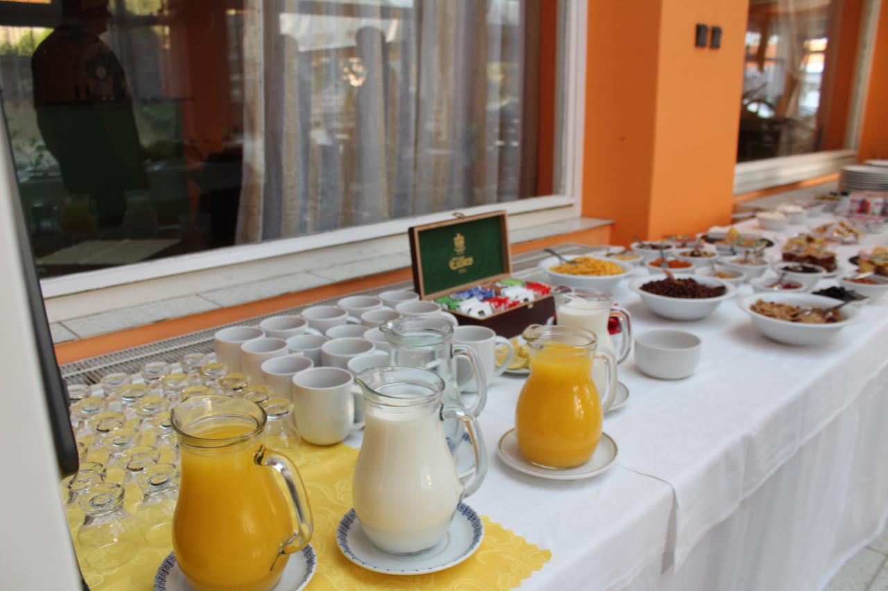 Hotel Kras Rožňava Zewnętrze zdjęcie