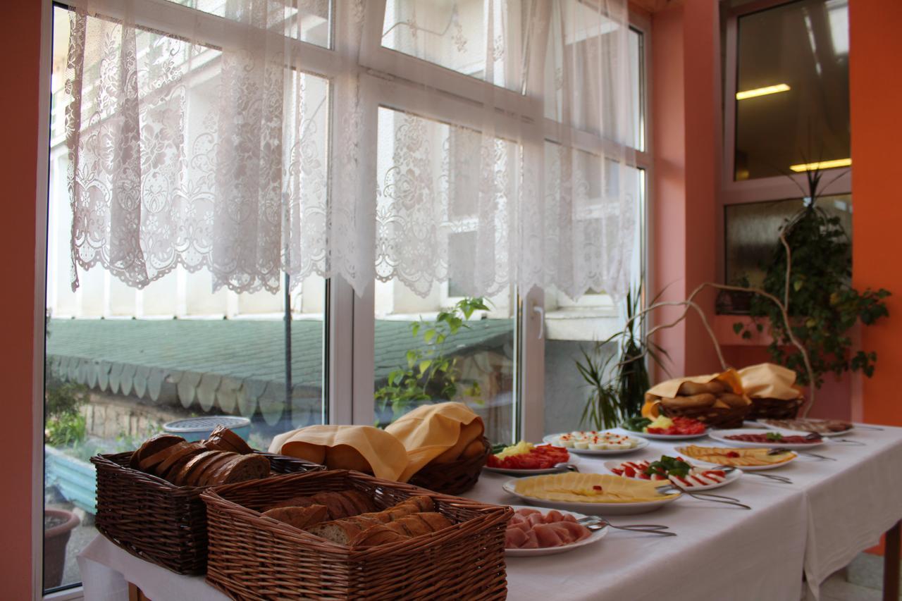 Hotel Kras Rožňava Zewnętrze zdjęcie