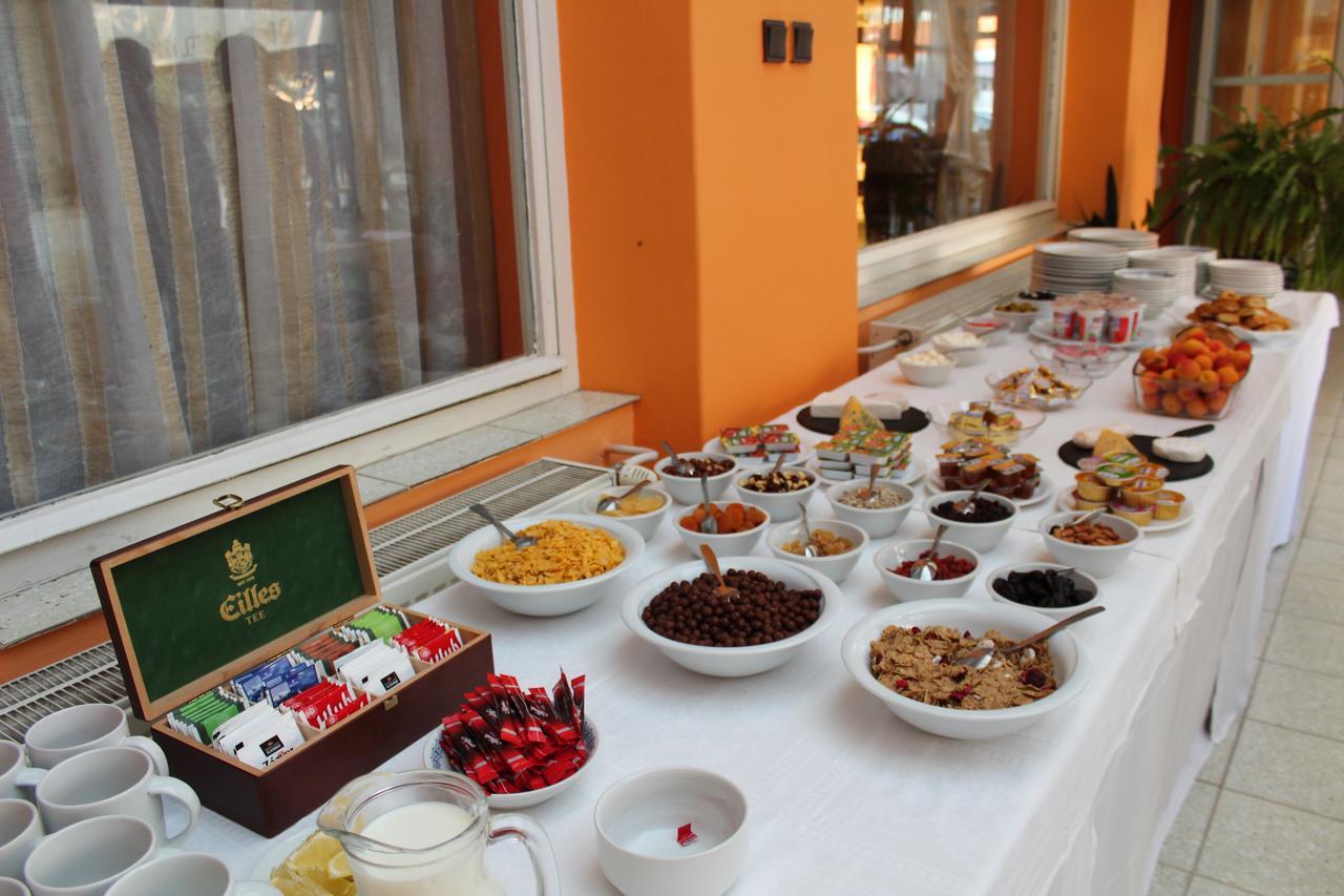 Hotel Kras Rožňava Zewnętrze zdjęcie