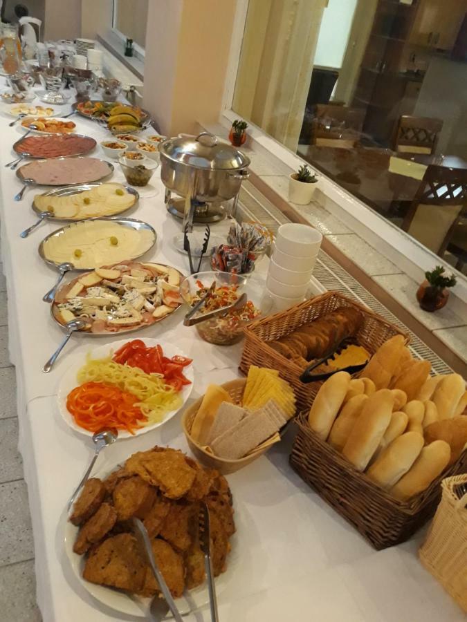 Hotel Kras Rožňava Zewnętrze zdjęcie